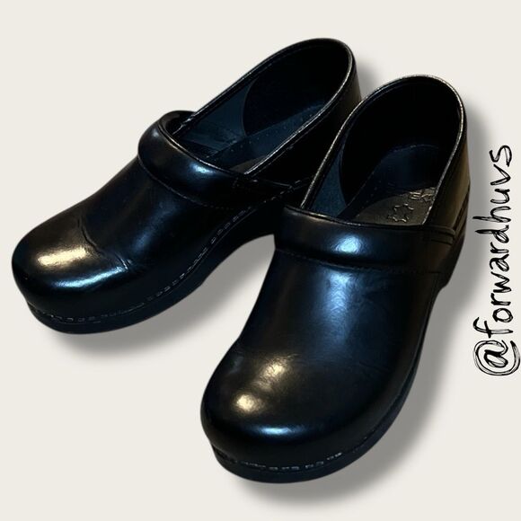 Dansko Black Patent Leather Clogs Size 40 (9.5 - 10) - Picture 2 of 10